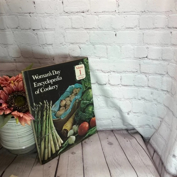 Vintage Woman's Day encyclopedia of cookery cookbook cottagecore - Picture 13 of 13